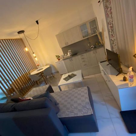 Deluxe Apartment Tuzla Exterior photo