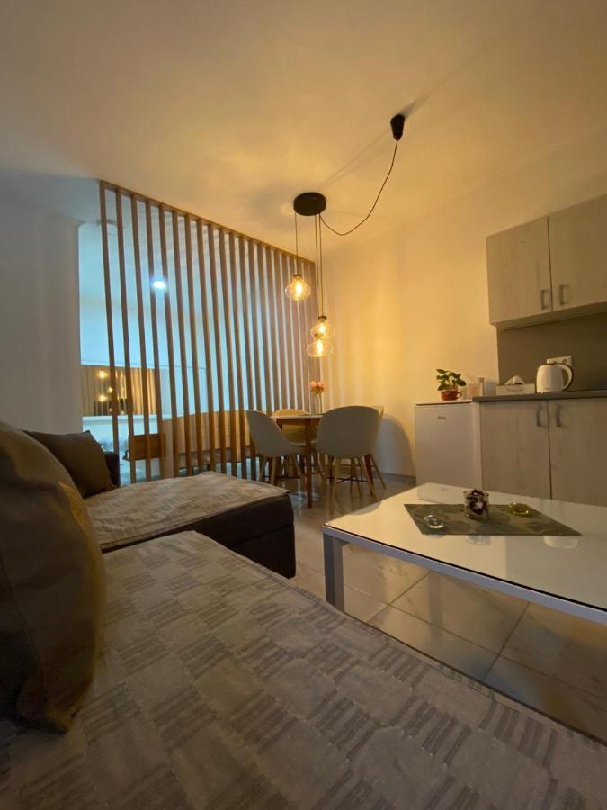 Deluxe Apartment Tuzla Exterior photo